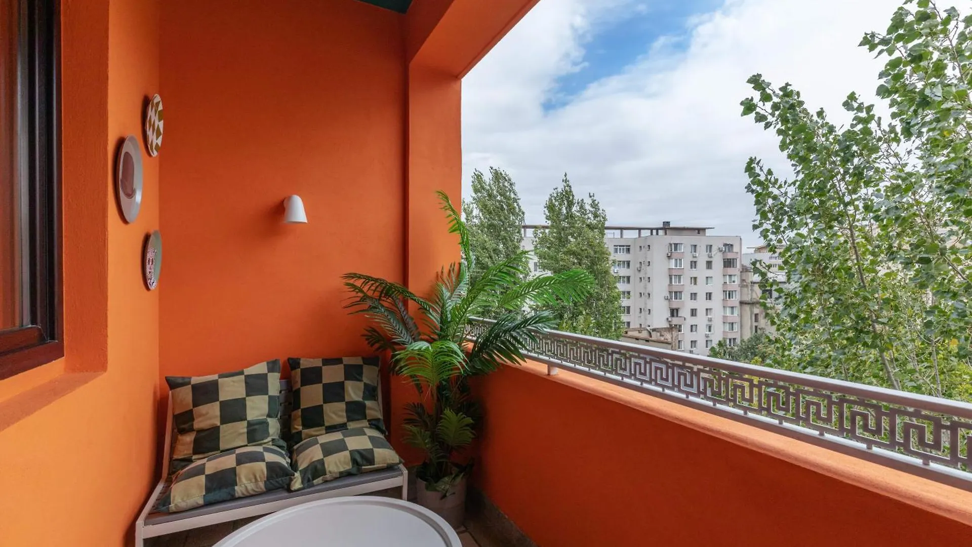 Holt - Wes Anderson In Bucharest Apartment Romania