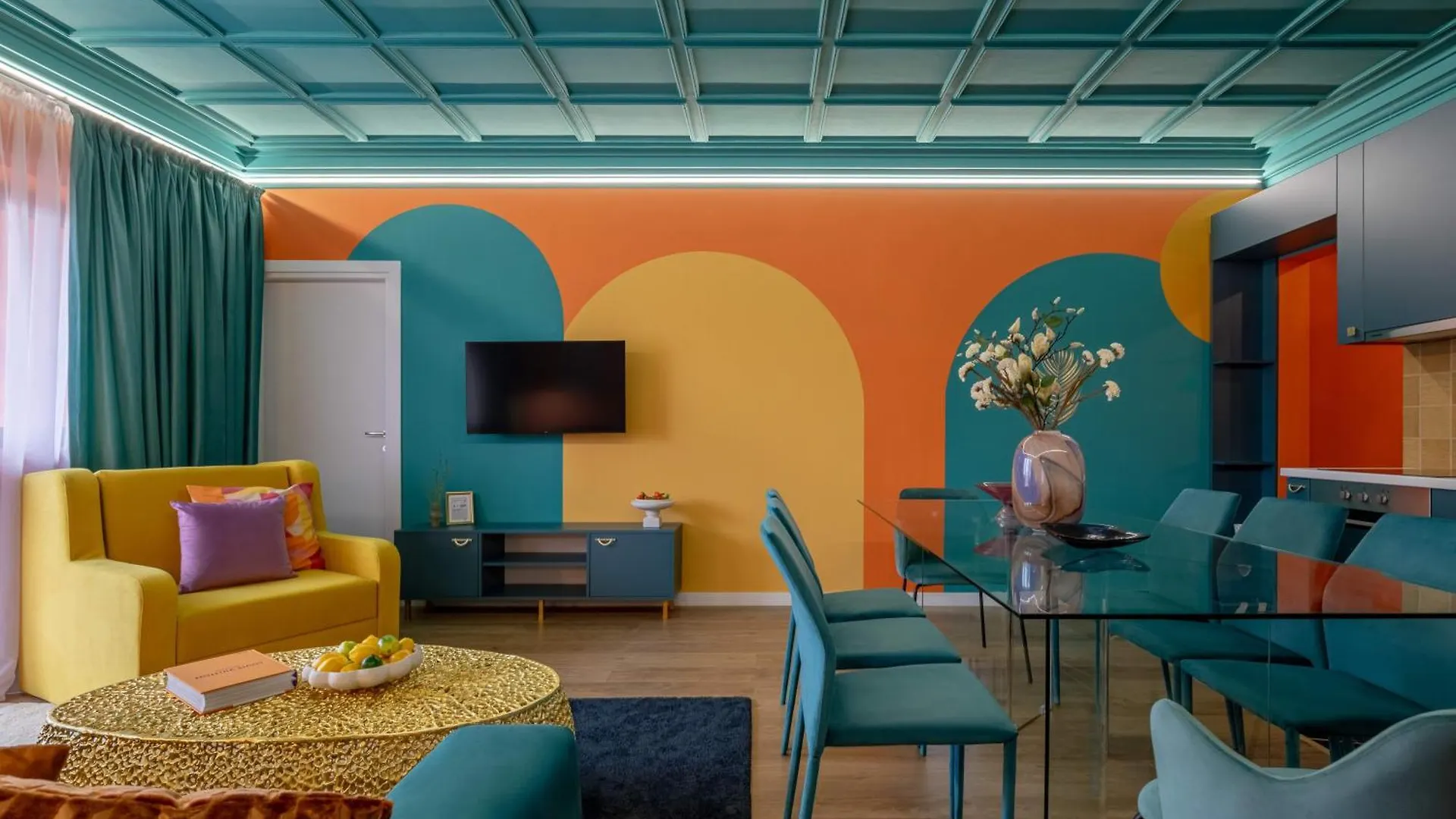 Holt - Wes Anderson In Bucharest Apartment 0*,